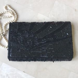 Sequin clutch